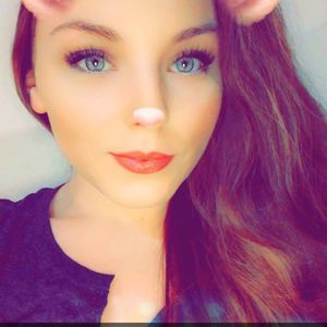 Meet your Posher, Hillarie